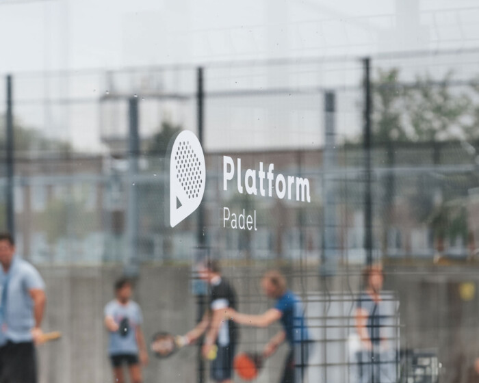 Platform padel raamsticker