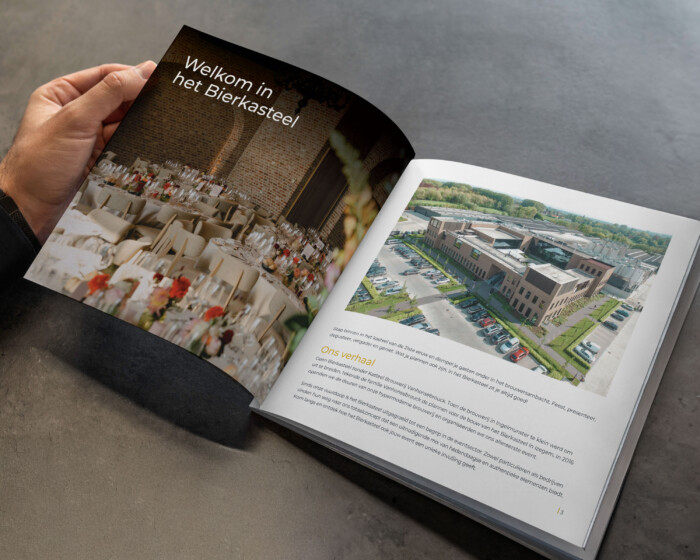 Persoon leest spread